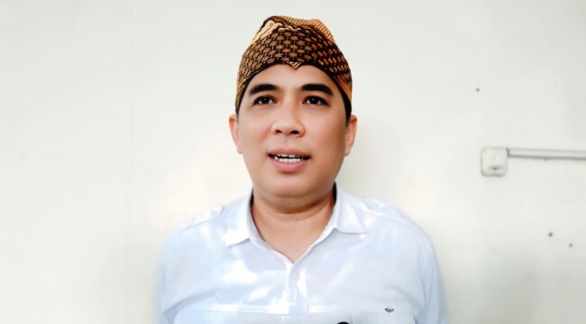 Kepala  Dinas Koperasi, Usaha Mikro, Perdagangan, dan Perindustrian (DKUPP) Kabupaten Probolinggo, Taupik Alami. (foto: Ali Ya'lu).
