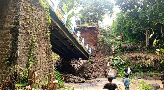 Kondisi jembatan putus.