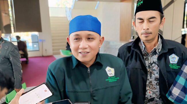 Ketua Forum Komunikasi Diniyah Takmiliyah (FKDT) Kabupaten Probopinggo, Ahmad Zubaidi. (foto: Ali Ya'lu).
