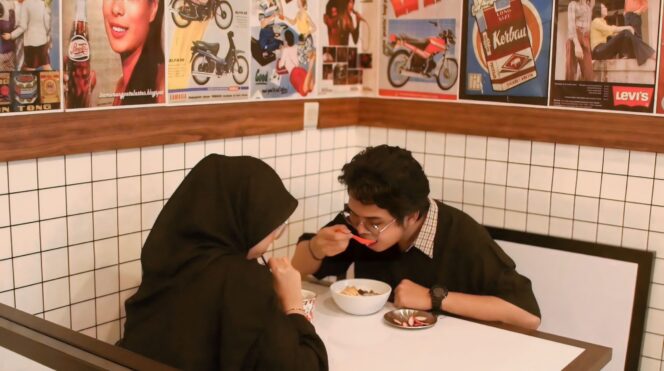 
					Kedai unik di Kelurahan Citrodiwangsan menyuguhkan pengalaman sarapan berbeda dengan konsep kopitiam klasik ala Singapura dan Malaysia (Foto: Asmadi).
