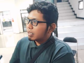 Ahmad Sidik Salah satu warga Dusun Kalibanter saat ditemui di kantor DPRD Lumajang (Asmadi).
