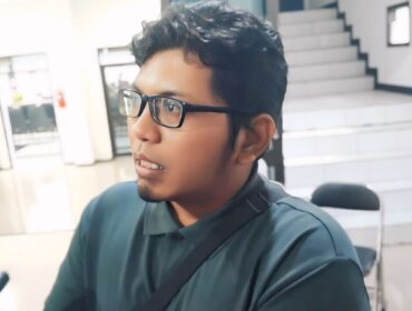 Ahmad Sidik Salah satu warga Dusun Kalibanter saat ditemui di kantor DPRD Lumajang (Asmadi).
