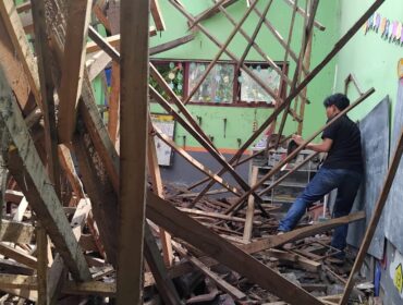 Kondisi bangunan SD Kutorenon 03, Lumajang yang runtuh (Foto: Asmadi).
