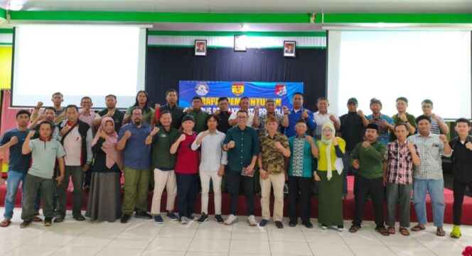 
					TERBENTUK: Pengurus cabor Perbakin Kota Probolinggo pasca terbentuk. (foto: Istimewa)