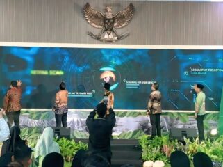 LAUNCHING: Bupati Probolinggo, Gus Haris (tengah) memimpin launching tiga satgas prioritas untuk mempercepat pembangunan di Kabupaten Probolinggo. (Fofo: istimewa) 