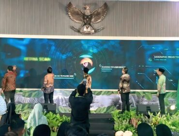 LAUNCHING: Bupati Probolinggo, Gus Haris (tengah) memimpin launching tiga satgas prioritas untuk mempercepat pembangunan di Kabupaten Probolinggo. (Fofo: istimewa) 