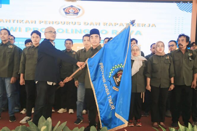 
					DILANTIK: Prosesi Pelantikan PWI Probolinggo Raya di pendopo Kabupaten Probolinggo. (foto: Yono)