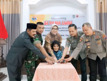 Badan Penanggulangan Bencana Daerah (BPBD), bersama Bupati Lumajang, meluncurkan Sistem Penanggulangan Bencana Inklusif (Si Pena Lusi).  (Foto: Asmadi)