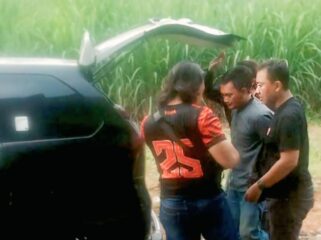Polisi mengamankan Zaenul Arifin di Winongan, Kabupaten Pasuruan. 