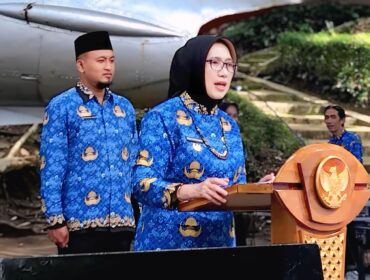 Bupati Lumajang, Indah Amperawati saat memberikan sambutan soal pemandian Selokambang (Asmadi).
