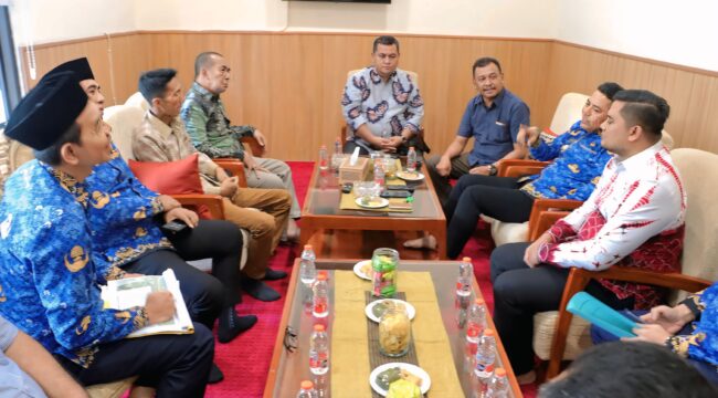 WADUL: Pengurus HKTI Kab. Probolinggo saat menemui Bupati Probolinggo, Gus Haris, Selasa (17/6/25) pagi. (foto: istimewa).