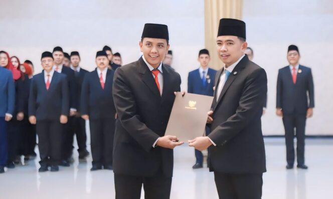 
					MUTASI: Bupati Jember, Muhammad Fawait, saat melantik 20 pejabat Eselon II di Pendopo Wahyawibawagraha, Kamis, (19/6/25). (foto: Kominfo Jember).