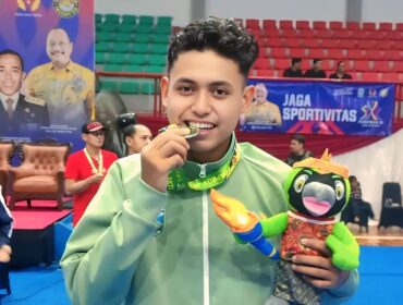 BERPRESTASI: Kevin Choirul Fariz Nuralviansyah Sikumbang, sumbang medali perak pada cabor Taekwondo bagi kontingen Kabupaten Probolinggo di Porprov Jatim IX. (foto: istimewa).
