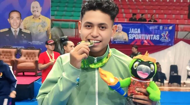 BERPRESTASI: Kevin Choirul Fariz Nuralviansyah Sikumbang, sumbang medali perak pada cabor Taekwondo bagi kontingen Kabupaten Probolinggo di Porprov Jatim IX. (foto: istimewa).
