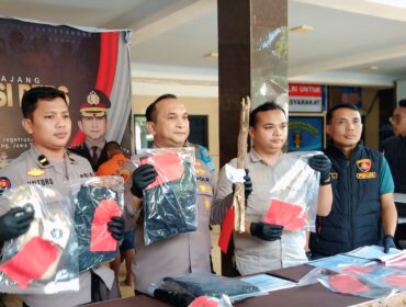 Kapolres Lumajang, Alex Sandy Siregar saat melakukan pers rilis (Foto: Asmadi).