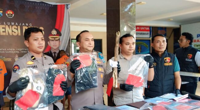 Kapolres Lumajang, Alex Sandy Siregar saat melakukan pers rilis (Foto: Asmadi).
