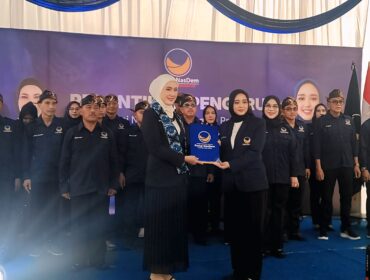 DILANTIK: Prosesi pelantikan pengurus DPD Partai Nasdem Kabupaten Probolinggo, Sabtu (28/6/25) pagi. (foto: Ali Ya'lu)
