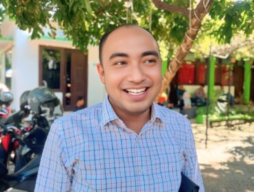 SOROTI:  Anggota DPRD Kota Probolinggo Komisi I, Sibro Malisi, kemukakan pandangannya soal kegagalan ribuan tenaga honorer dalam seleksi PPPK. (foto: Hafiz Rozani).
