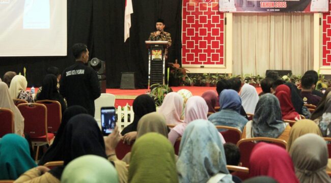Walikota Pasuruan, Adi Wibowo saat membuka sosialisasi Program Sekolah Rakyat.