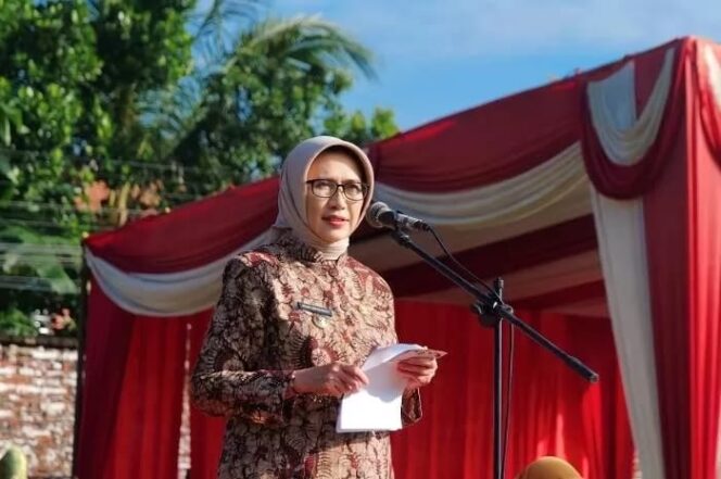 
					Bupati Lumajang, Indah Amperawati menyiapkan seleksi direktur BUMD melalui seleksi. (Foto: Asmadi)
