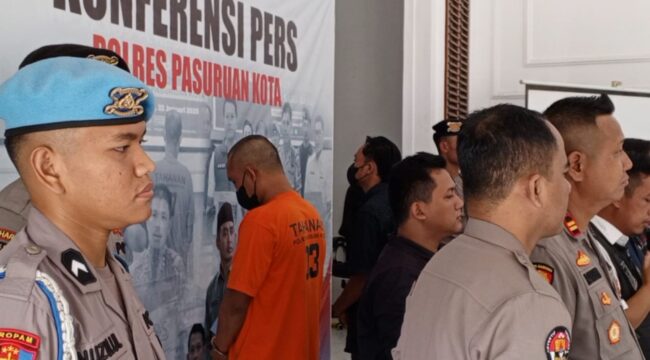 Kedua tersangka.