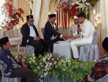 MENIKAH: Salah satu prosesi akad nikah yang terjadi di Kabupaten Probolinggo selama Juni 2025. (foto: Ali Ya'lu).