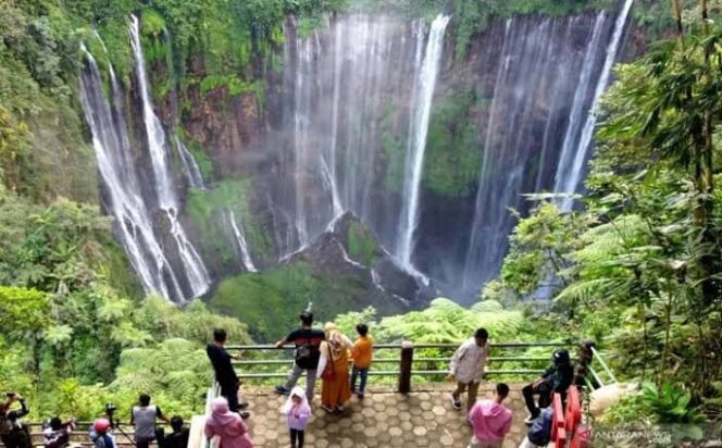
					Air Terjun Tumpak Sewu (Foto: Istimewa).