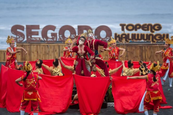 
					Pemerintah Kabupaten Lumajang kembali menghadirkan perhelatan budaya tahunan Segoro Topeng Kaliwungu (Foto: Istimewa).