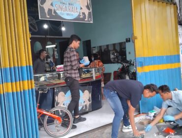 Toko Emas Singaraja, Lumajang yang disatroni komplotan perampok. (Foto: Asmadi).