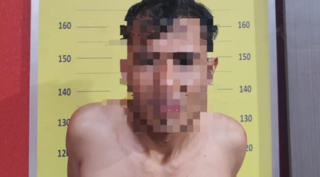 DITANGKAP: Pelaku jambret, MSR (33), ditangkap anggota Polres Probolinggo usai menjambret pasangan suami istri didepan bank. (foto: Bag. Humas Polres Probolinggo).