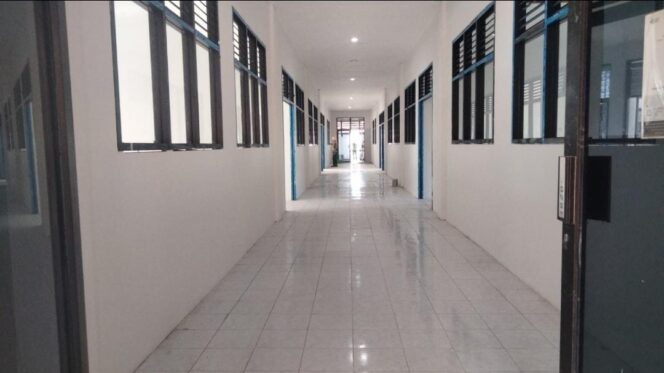 
					Kondisi ruang kelas di bangunan eks Komplek Perkantoran Pemkab Pasuruan yang kini direnovasi menjadi Sekolah Rakyat. 