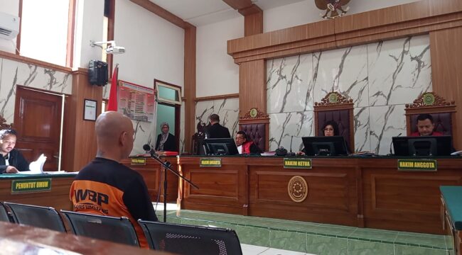 Kasus penggelapan lima unit motor kredit yang menyeret nama Reno Hermansyah berakhir dengan vonis enam bulan penjara (Foto: Asmadi).
