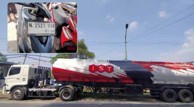 Kendaraan yang terlibat kecelakaan maut di Kejayan. (Foto: Moh Rois)

