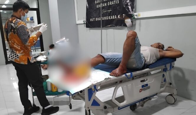 
					Residivis Misnaton saat dirawat di rumah sakit usai ditembak polisi.  (Foto: Asmadi).
