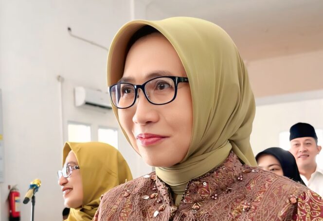 
					Bupati Lumajang, Indah Amperawati saat mengunjungi Rumah Sakit NU. (Foto: Asmadi).