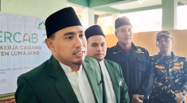 PCNU Lumajang tetap bersikap mengikuti keputusan ulama dan mendorong adanya penataan dari pemerintah (Asmadi).
