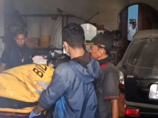 Evakuasi korban pembunuhan di Gempol, Kabupaten Pasuruan 