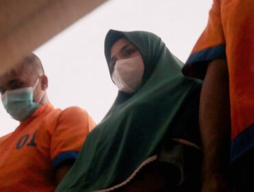 Kasus peredaran pil koplo yang menjerat seorang emak-emak berinisial YN di Lumajang membuka fakta mencengangkan.