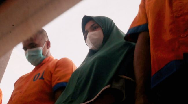 Kasus peredaran pil koplo yang menjerat seorang emak-emak berinisial YN di Lumajang membuka fakta mencengangkan.