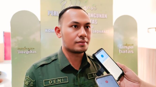 
					Pembina Sae Law Care (SLC) Kabupaten Probolinggo, Deni Ilhami. (foto: Ali Ya'lu).
