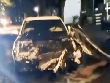 Honda HRV ringsek pasca bertabrakan dengan truk di Lumajang. (Foto: tangkapan layar).