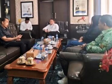 Pimpinan DPRD Lumajang saat bertemu Kanwil BPN Jatim. (Foto Istimewa)