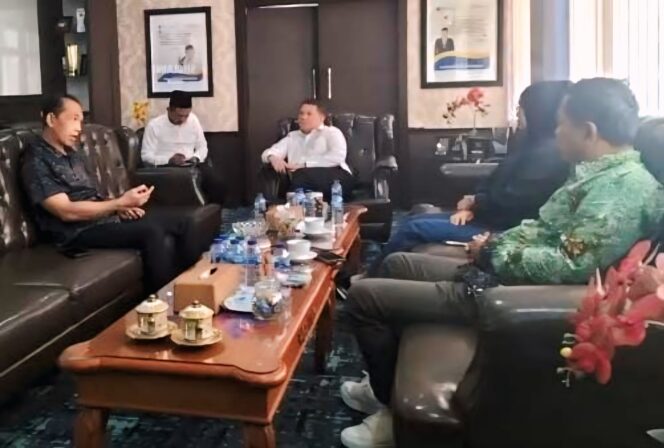 
					Pimpinan DPRD Lumajang saat bertemu Kanwil BPN Jatim. (Foto Istimewa)