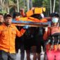 Saat evakuasi korban KMP Tunu Pratama Jaya (Foto: Istimewa).
