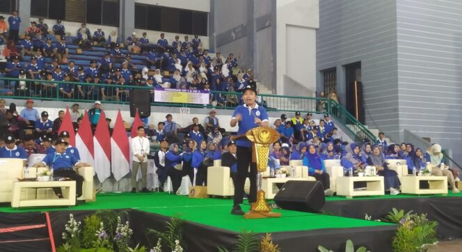 
					TUAN RUMAH: Bupati Jember Muhammad Fawait, saat membuka Porseni Madrasah Provinsi Jawa Timur 2025 di GOR PKPSO Kaliwates. (Foto: M. Abd. Rozaq Mubarok)