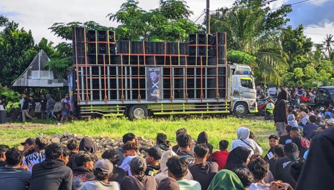
					MERUGIKAN: Ilustrasi penggunaan sound horeg di Kabupaten Jember, yang dinilai banyak merugikan warga. (foto: istimewa)
