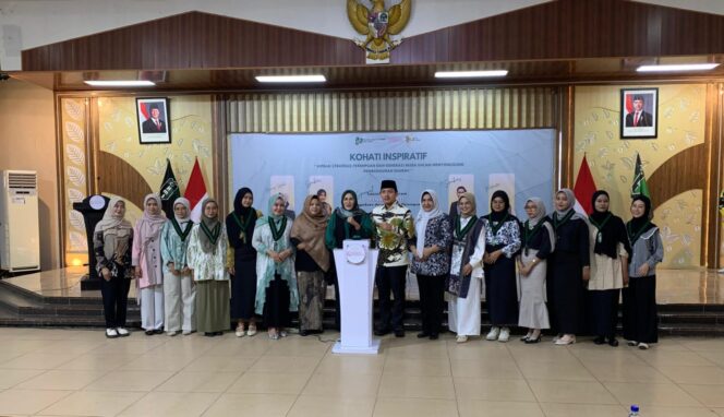 
					LAUNCHING: Launching program PENA KOHATI yang dilakukan oleh Kohati HMI Cabang Jember 2025-2026, di Aula PB Sudirman, Pemkab Jember, Selasa, (15/7/25) siang. (foto: M. Abd. Rozaq Mubarok).