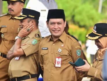 Kepala Diskominfo Kabupaten Lumajang, Mustaqim (tengah). (Foto: Istimewa.