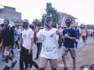 GERAK JALAN: Warga saat mengikuti Gerak Jalan Tanggul–Jember (Tajemtra) tahun 2024 lalu. (foto: Dok. Diskominfo Jember).
