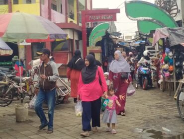 Aktivitas warga di Pasar Besar Kota Pasuruan